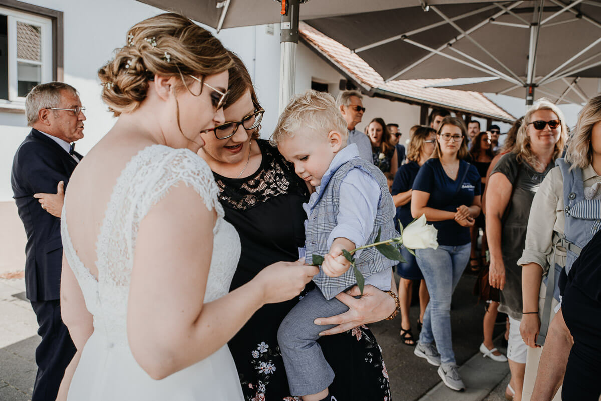 Wilde rockige Hochzeit Eckartsweier Trauung 14