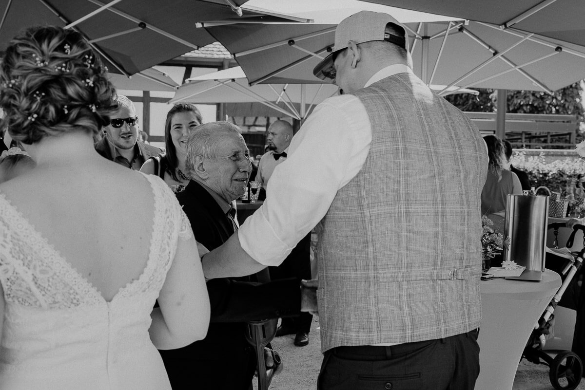 Wilde rockige Hochzeit Eckartsweier Trauung 16